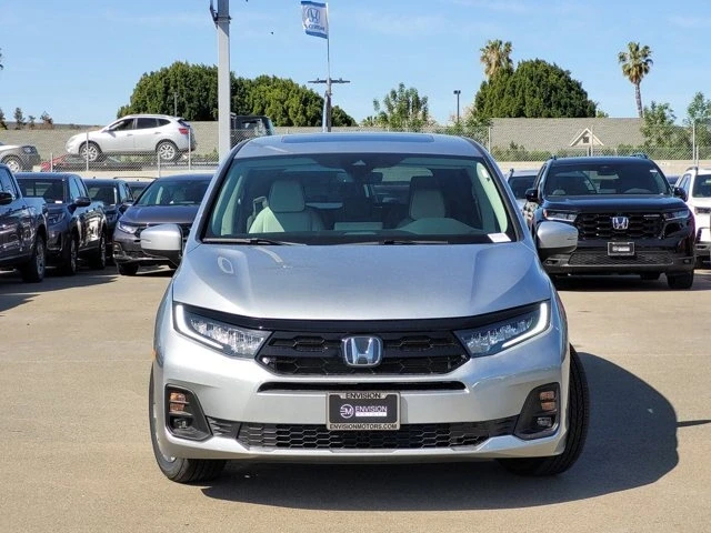 2025 Honda Odyssey - Image 2 of 12