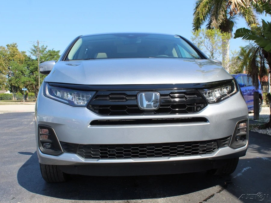 2025 Honda Odyssey - Image 9 of 12