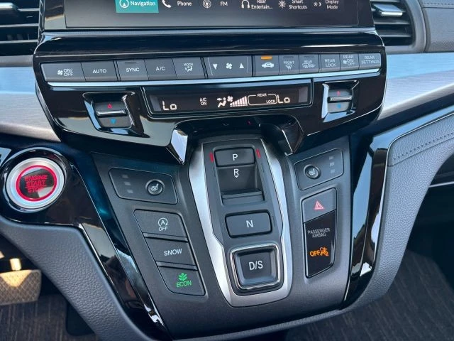 2025 Honda Odyssey - Image 18 of 21