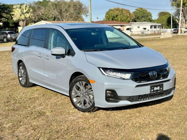 2025 Honda Odyssey - Image 3 of 21