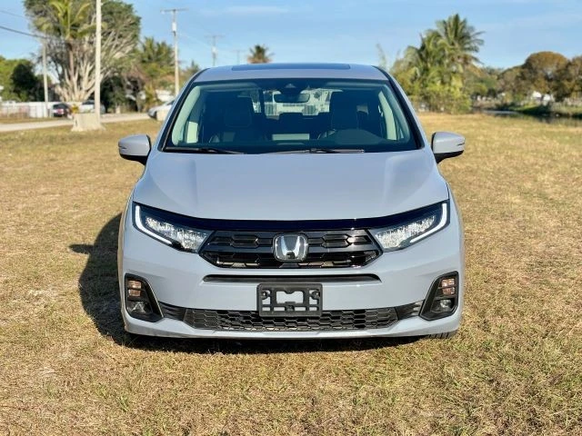 2025 Honda Odyssey - Image 2 of 21