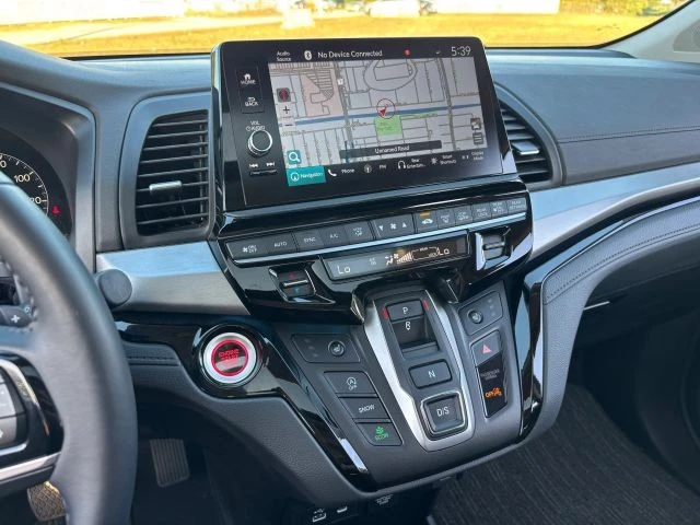 2025 Honda Odyssey - Image 16 of 21