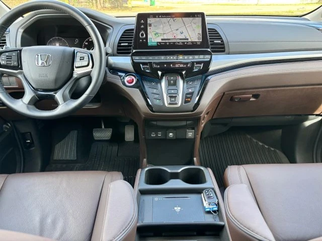 2025 Honda Odyssey - Image 10 of 21