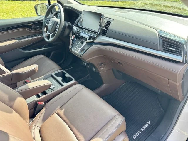 2025 Honda Odyssey - Image 9 of 21