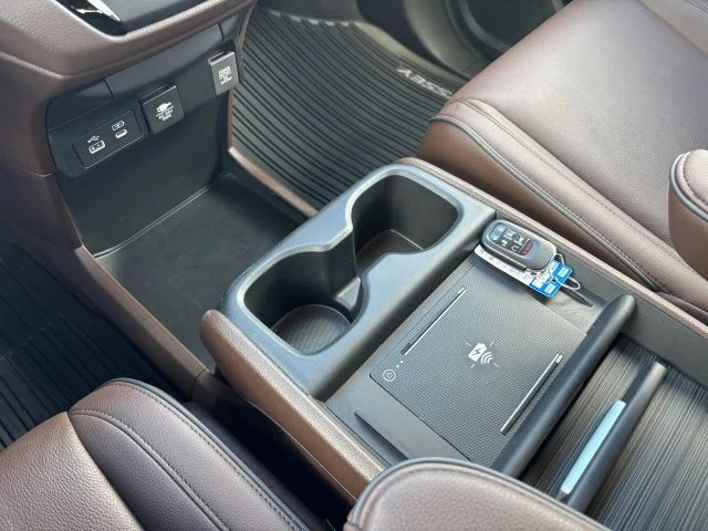 2025 Honda Odyssey - Image 16 of 21