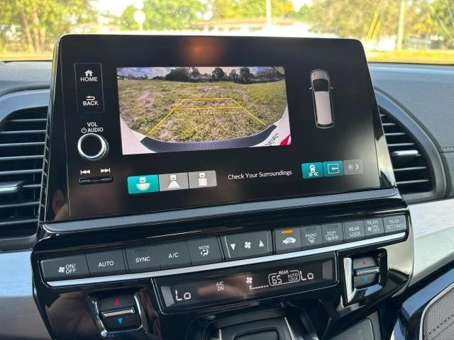 2025 Honda Odyssey - Image 14 of 21
