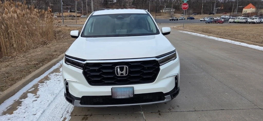 2025 Honda Pilot 4th Gen - Image 5 of 6