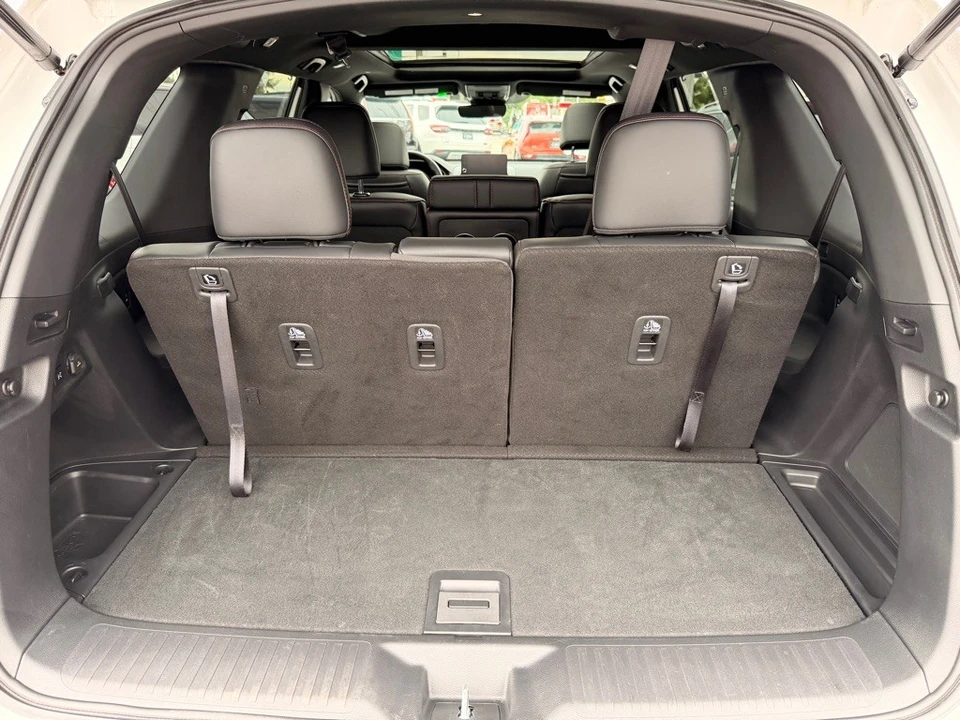2025 Honda Pilot 4th Gen - Image 8 of 21