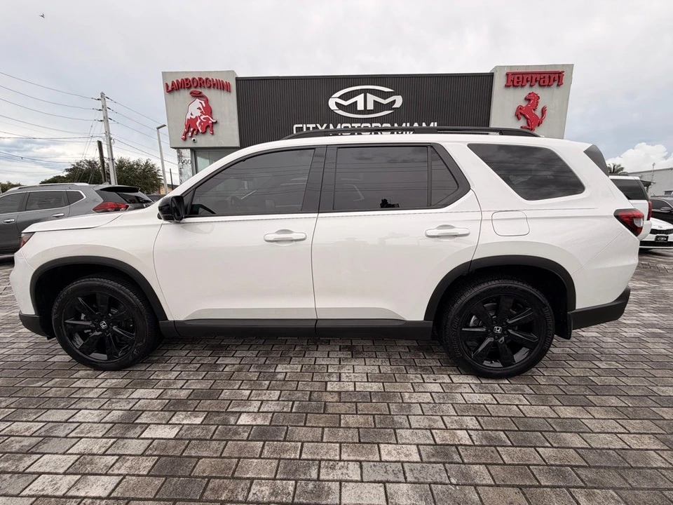 2025 Honda Pilot 4th Gen - Image 4 of 21