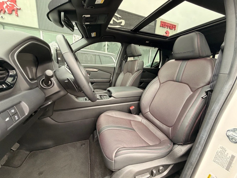 2025 Honda Pilot 4th Gen - Image 13 of 21
