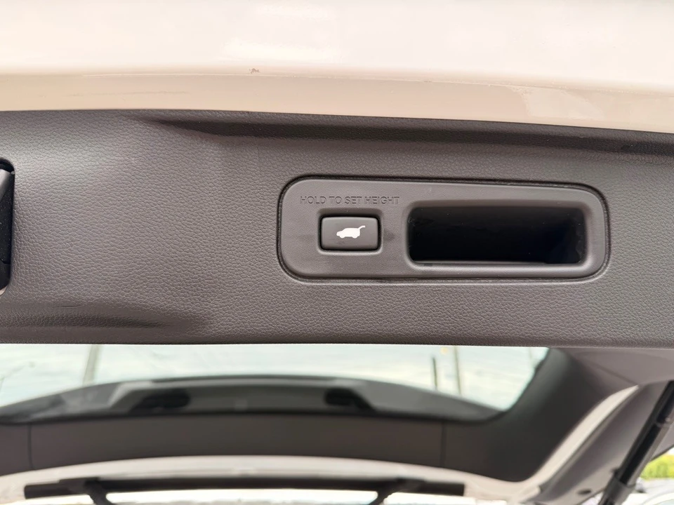 2025 Honda Pilot 4th Gen - Image 9 of 21