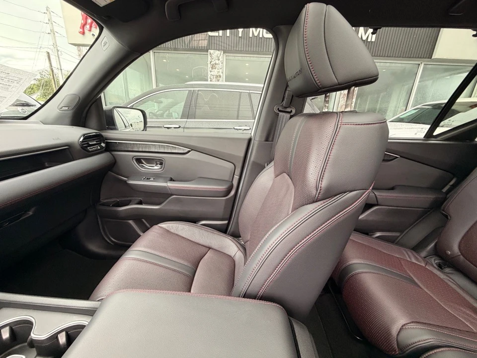2025 Honda Pilot 4th Gen - Image 21 of 21