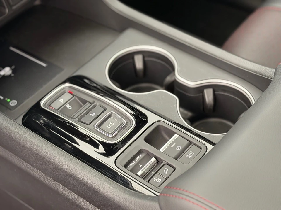 2025 Honda Pilot 4th Gen - Image 19 of 21