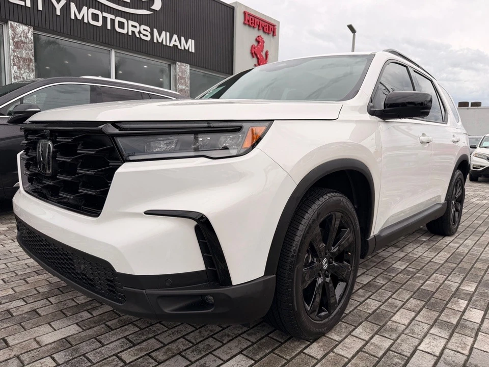 2025 Honda Pilot 4th Gen - Image 3 of 21