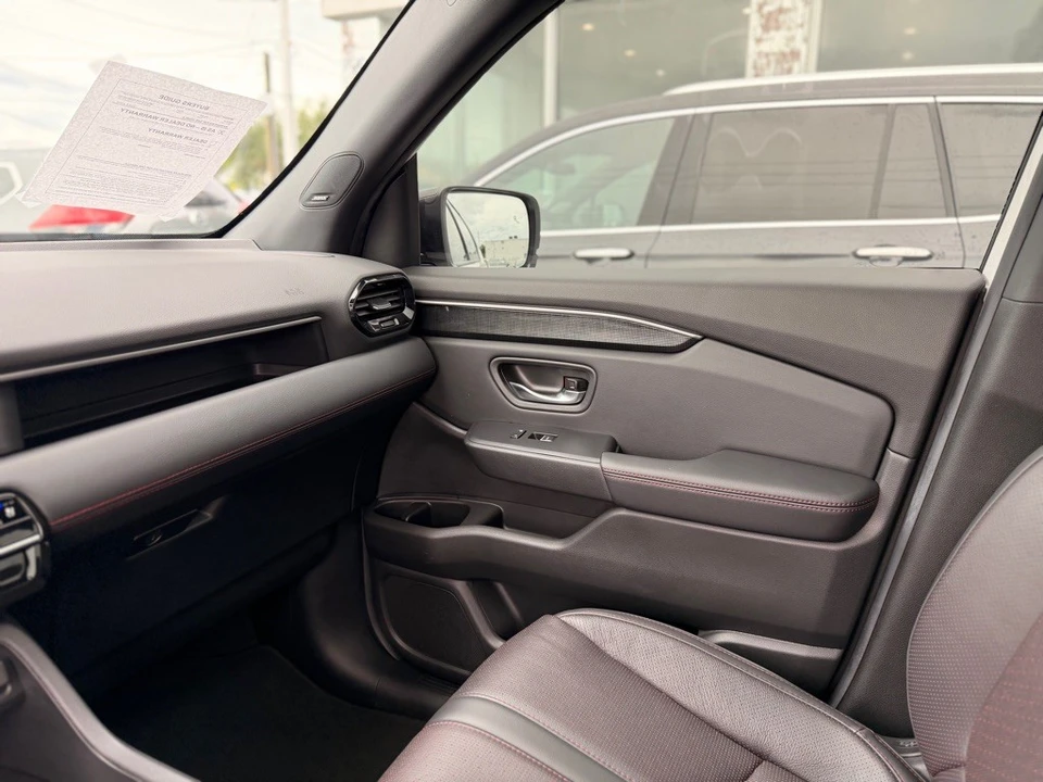 2025 Honda Pilot 4th Gen - Image 20 of 21