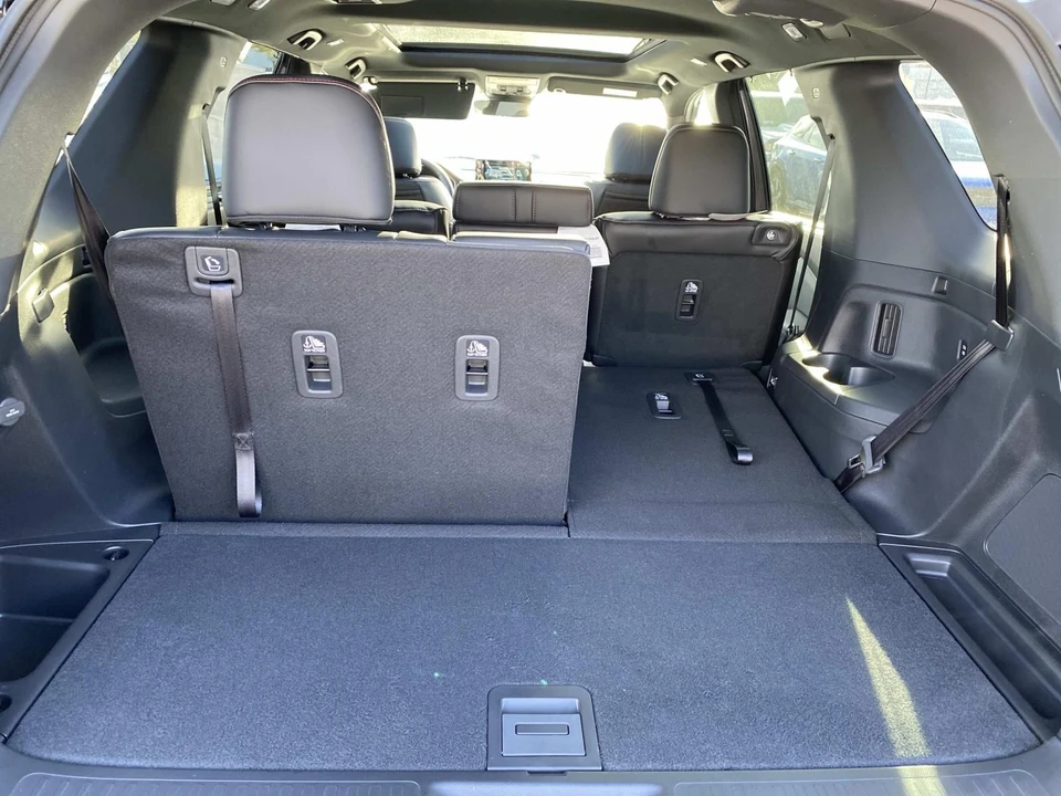 2025 Honda Pilot 4th Gen - Image 4 of 15