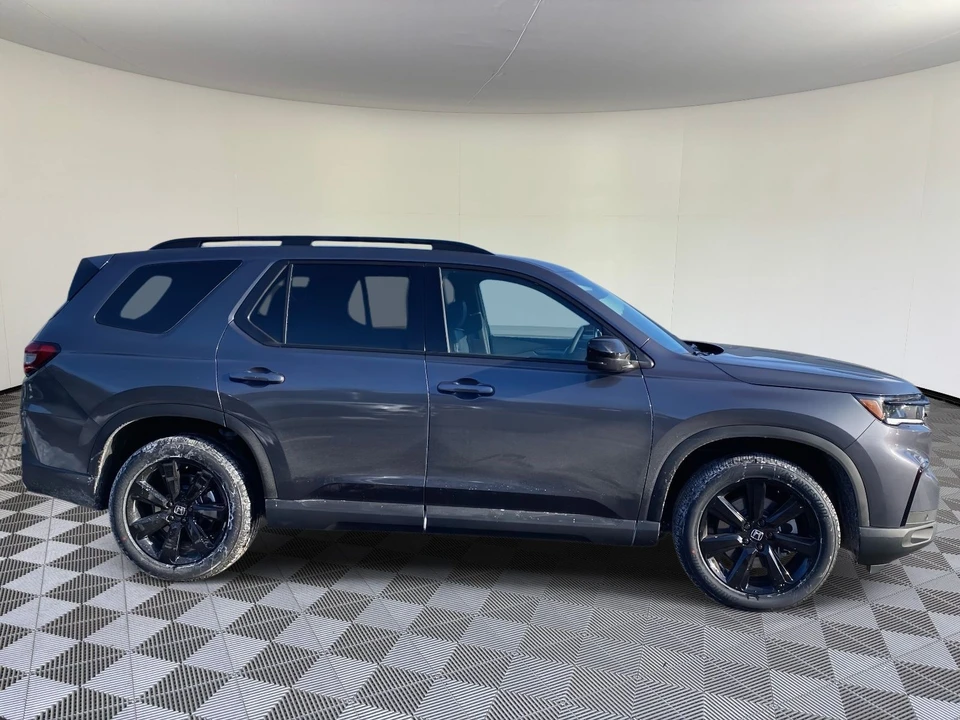 2025 Honda Pilot 4th Gen - Image 2 of 15