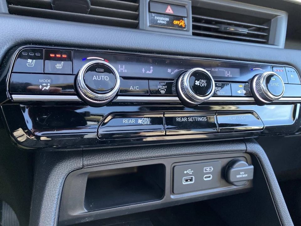 2025 Honda Pilot 4th Gen - Image 12 of 15