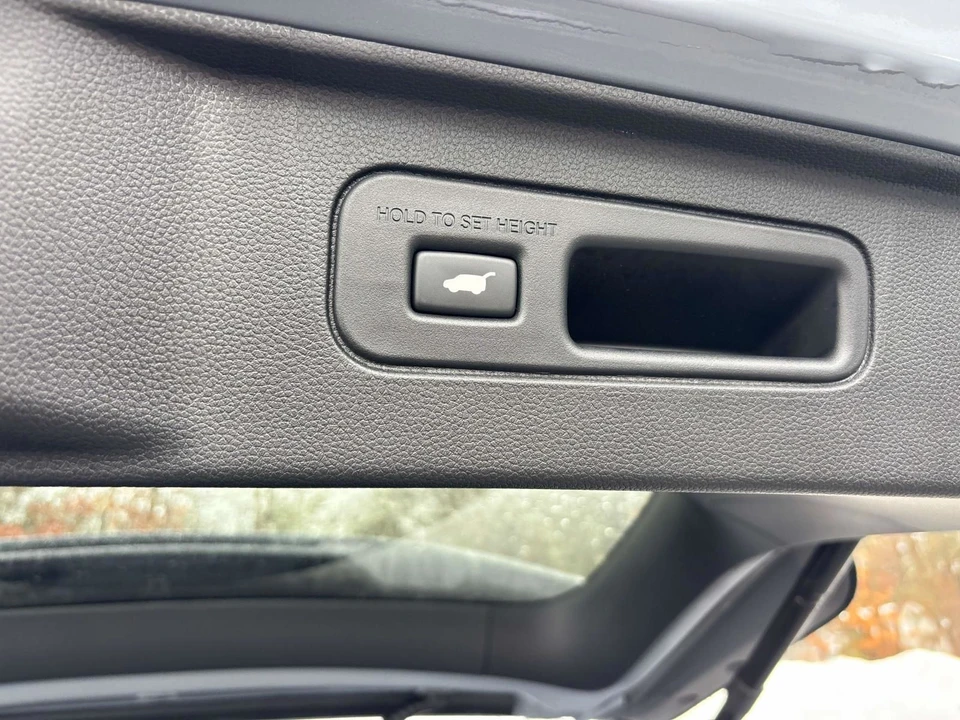 2025 Honda Pilot 4th Gen - Image 13 of 21