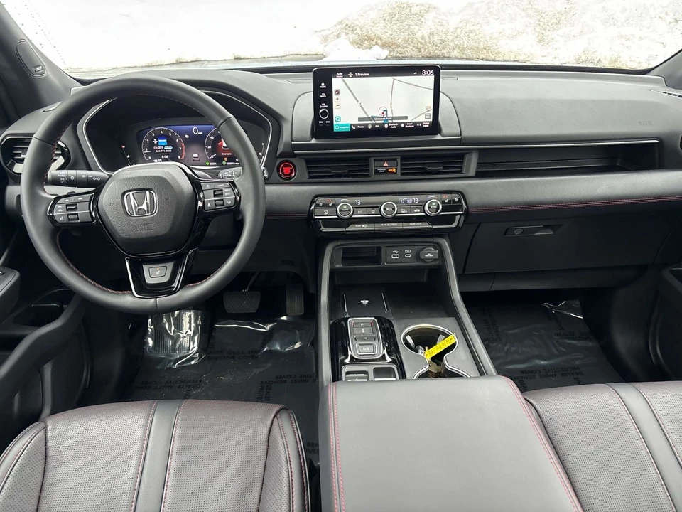 2025 Honda Pilot 4th Gen - Image 9 of 21