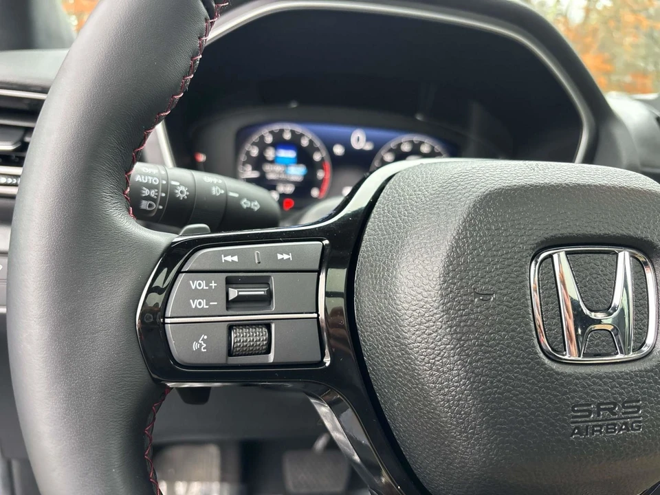 2025 Honda Pilot 4th Gen - Image 16 of 21