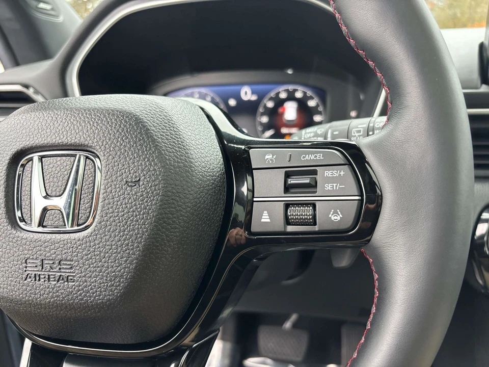 2025 Honda Pilot 4th Gen - Image 17 of 21