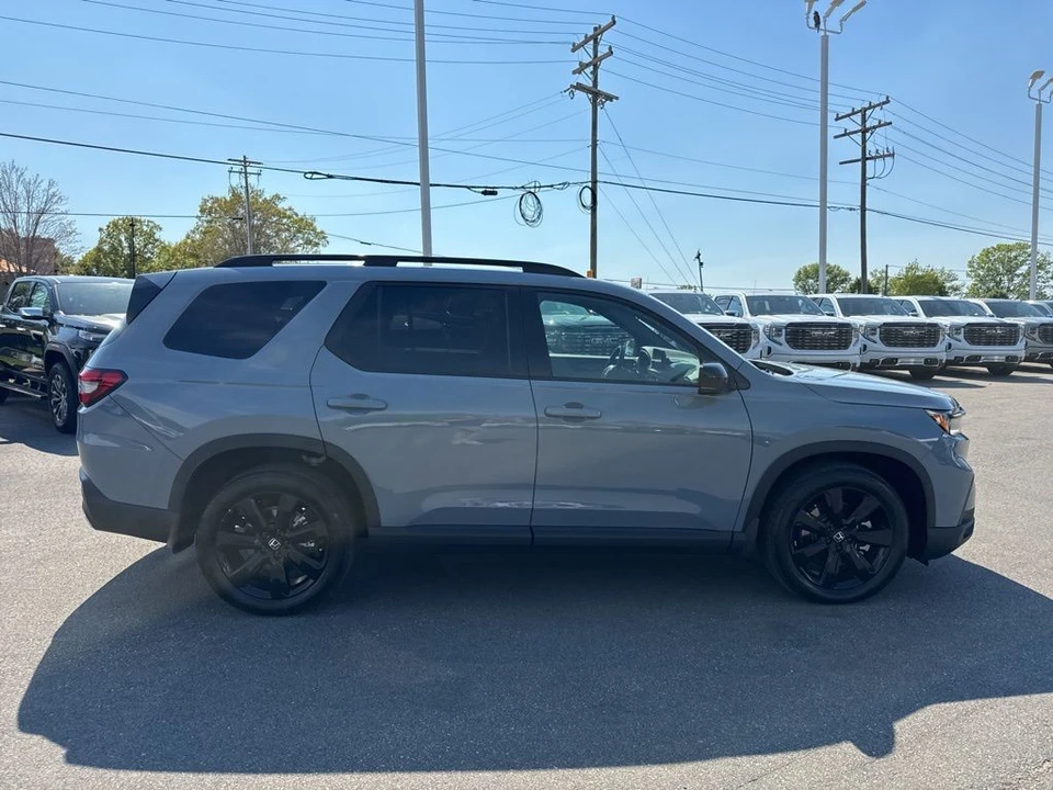 2025 Honda Pilot 4th Gen - Image 6 of 21