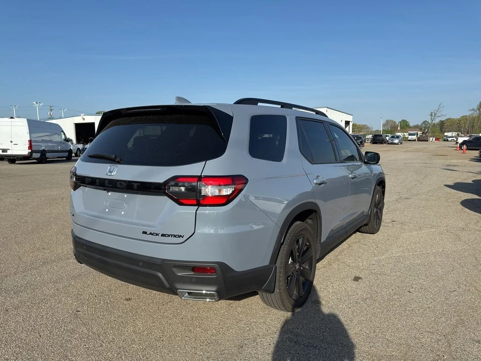 2025 Honda Pilot 4th Gen - Image 3 of 7