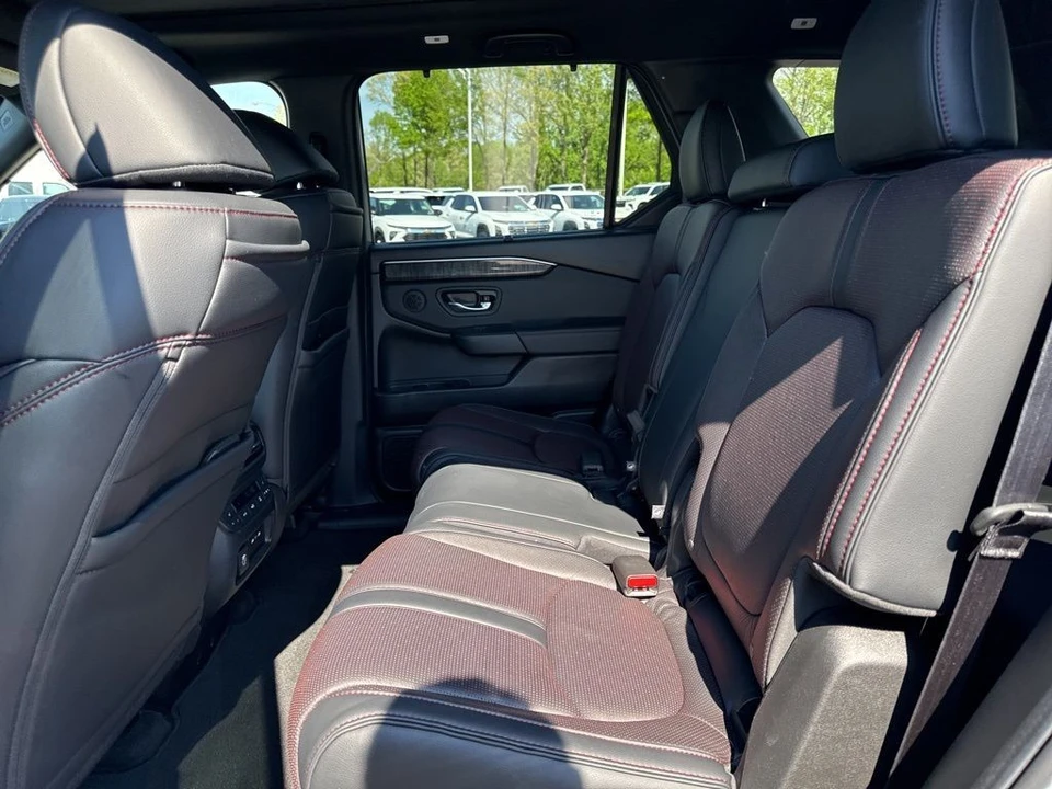 2025 Honda Pilot 4th Gen - Image 12 of 21
