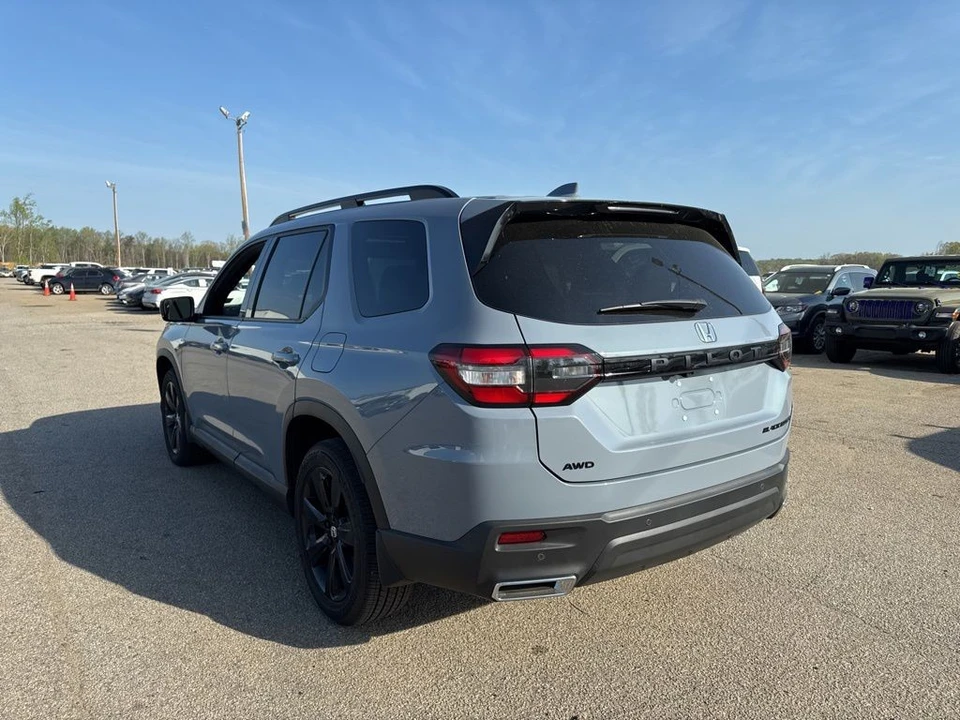 2025 Honda Pilot 4th Gen - Image 2 of 7