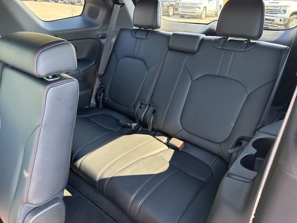 2025 Honda Pilot 4th Gen - Image 13 of 21