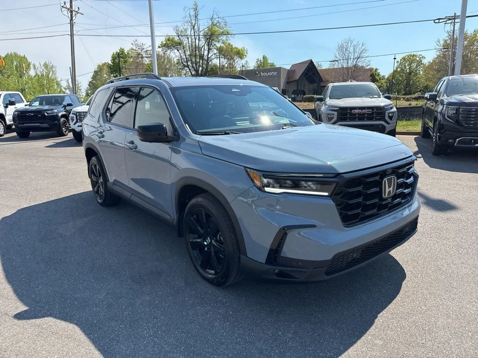 2025 Honda Pilot 4th Gen - Image 7 of 21