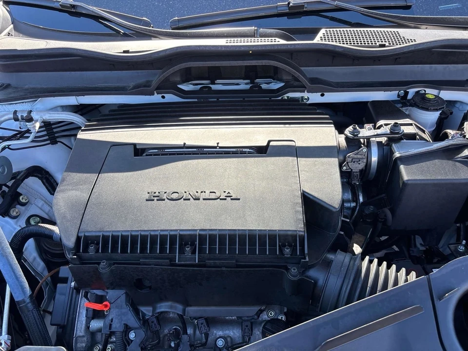 2025 Honda Pilot 4th Gen - Image 10 of 21