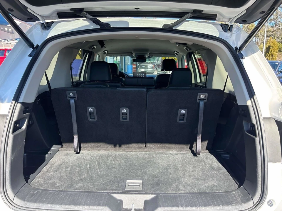 2025 Honda Pilot 4th Gen - Image 17 of 21