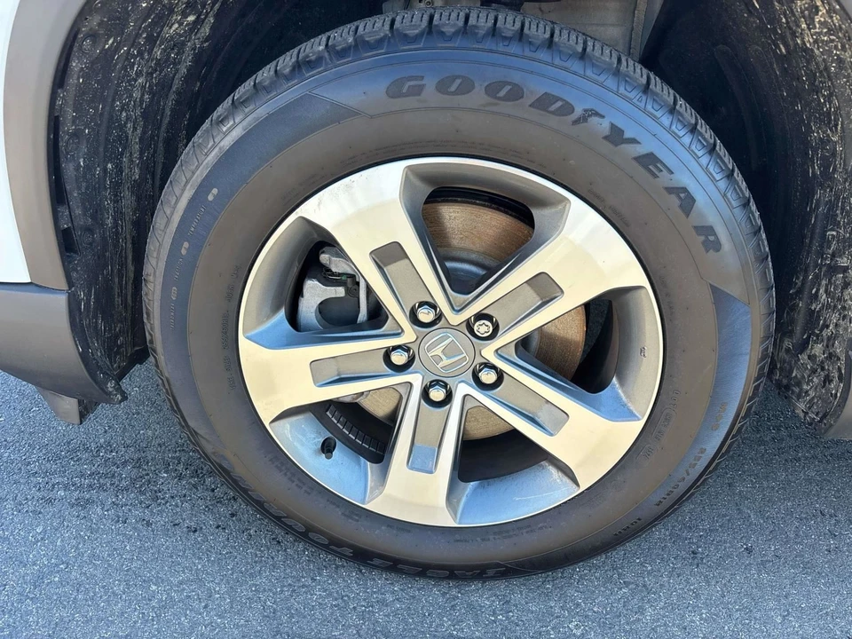 2025 Honda Pilot 4th Gen - Image 8 of 21