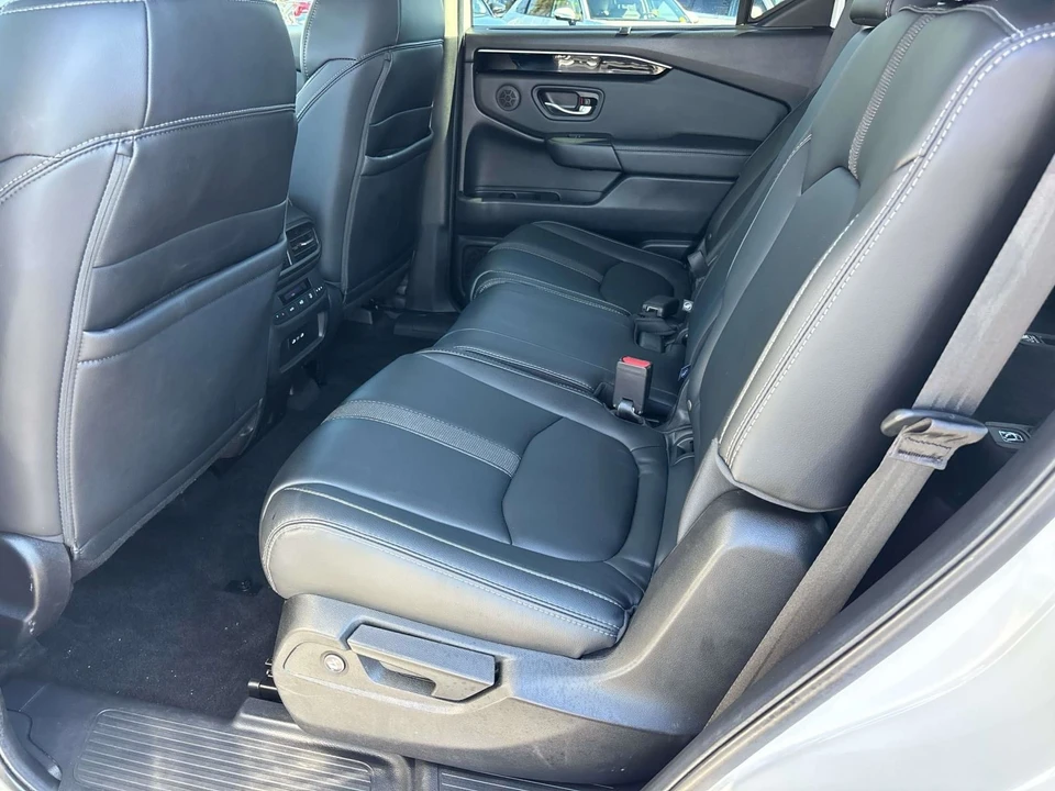 2025 Honda Pilot 4th Gen - Image 12 of 21