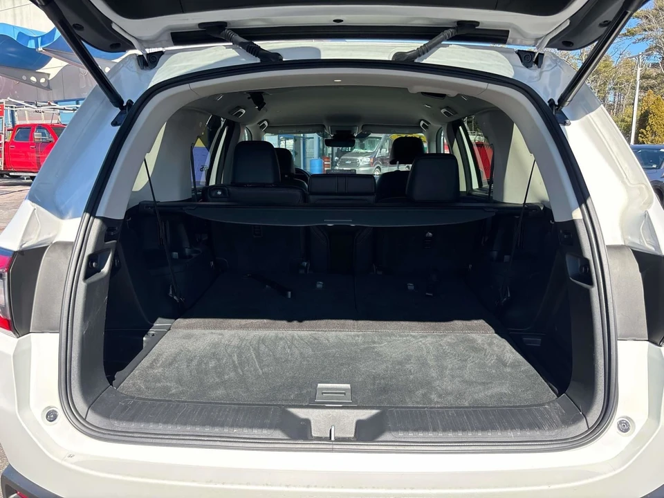 2025 Honda Pilot 4th Gen - Image 15 of 21