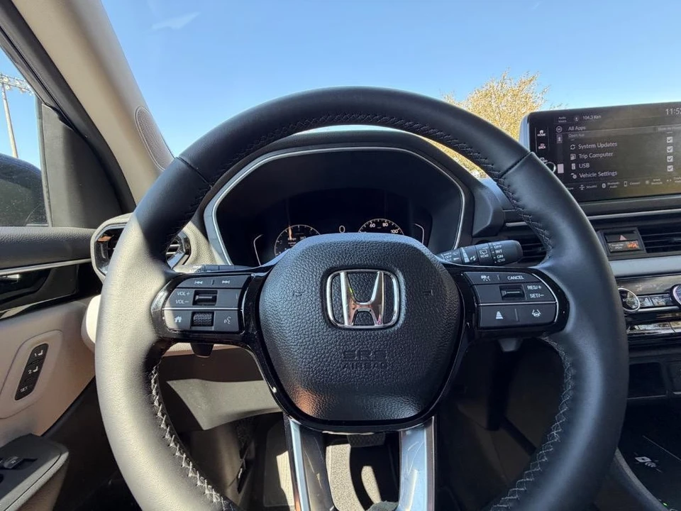 2025 Honda Pilot 4th Gen - Image 13 of 21