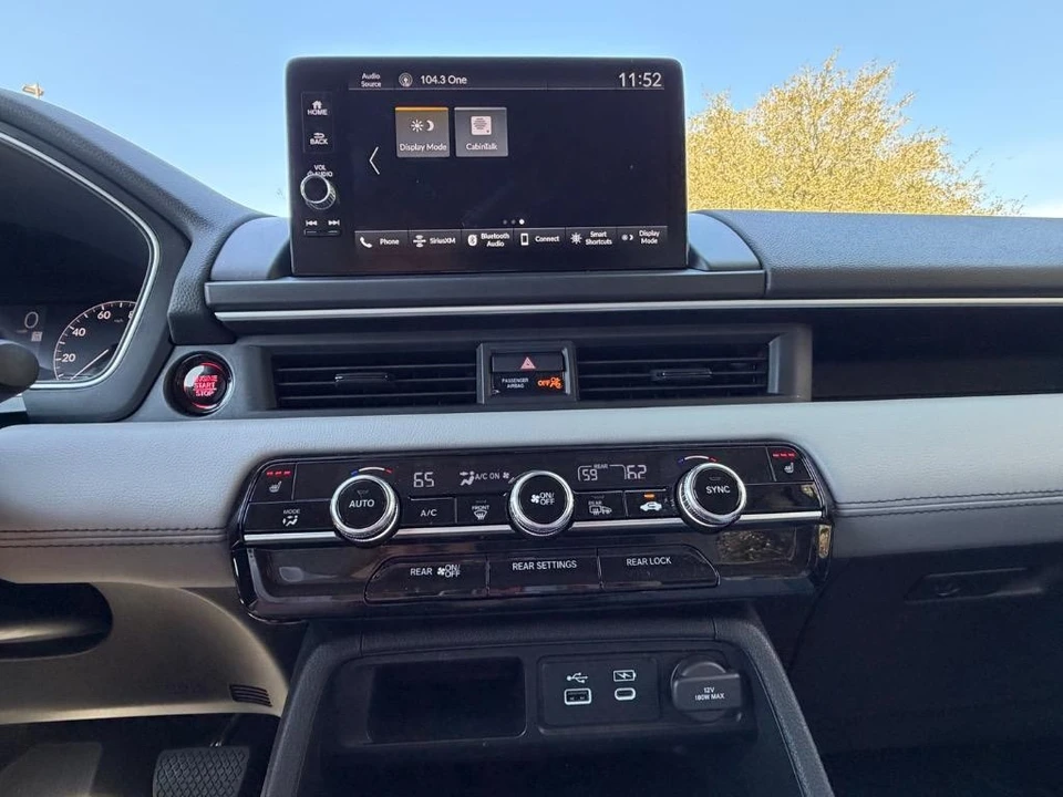 2025 Honda Pilot 4th Gen - Image 17 of 21