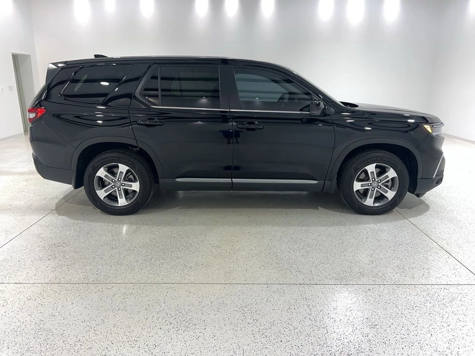 2025 Honda Pilot 4th Gen - Image 6 of 21
