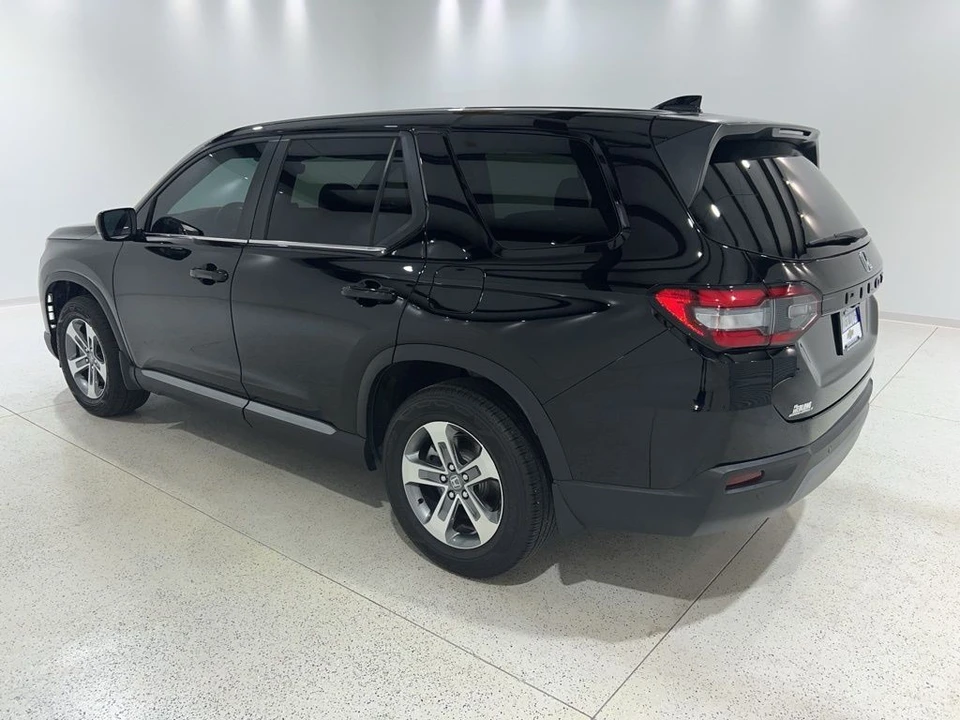 2025 Honda Pilot 4th Gen - Image 3 of 21