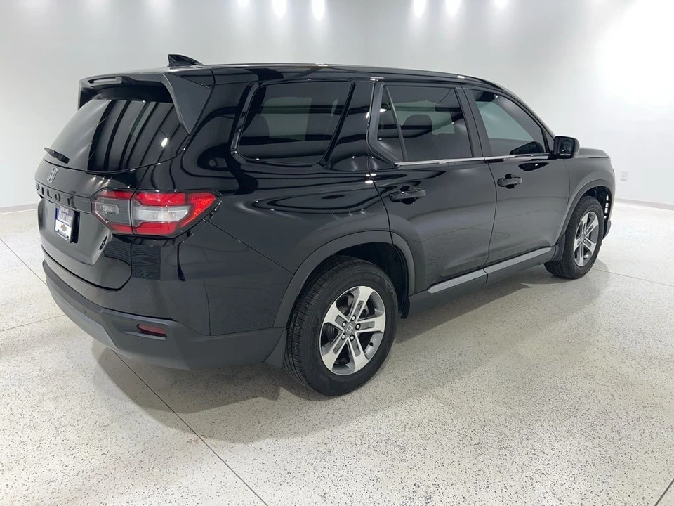 2025 Honda Pilot 4th Gen - Image 5 of 21