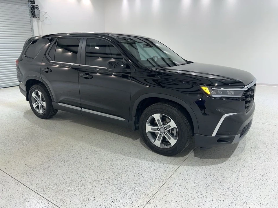 2025 Honda Pilot 4th Gen - Image 7 of 21