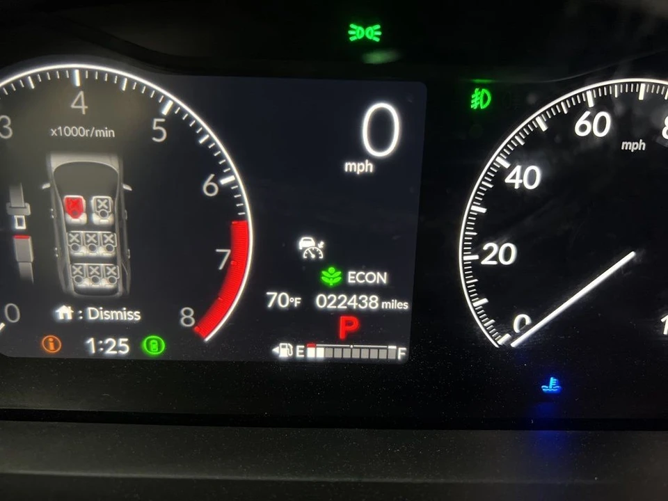 2025 Honda Pilot 4th Gen - Image 11 of 21