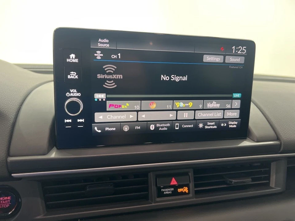 2025 Honda Pilot 4th Gen - Image 12 of 21
