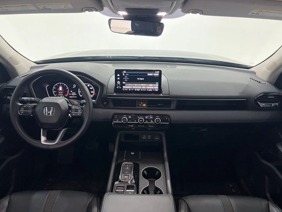 2025 Honda Pilot 4th Gen - Image 18 of 21