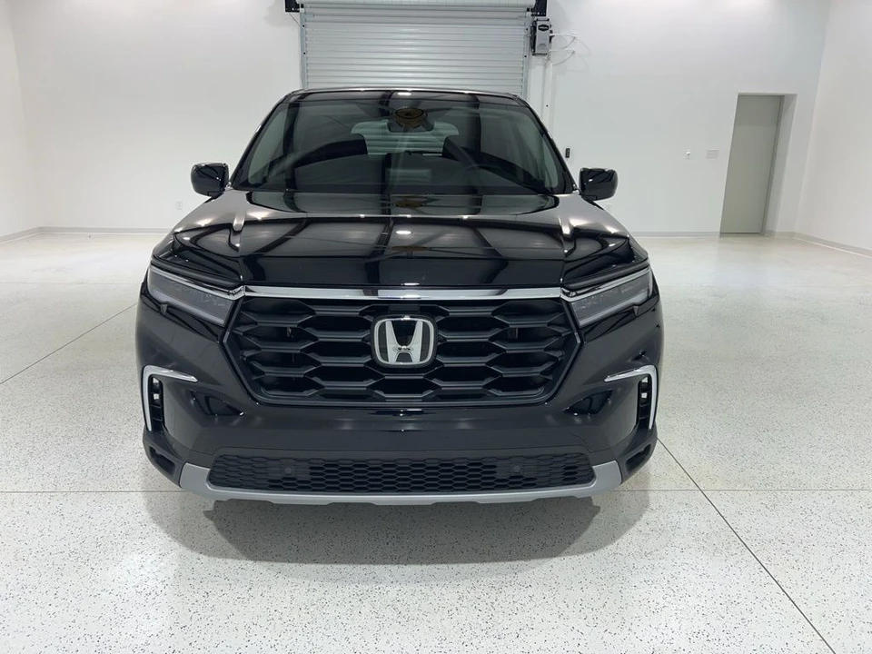 2025 Honda Pilot 4th Gen - Image 8 of 21