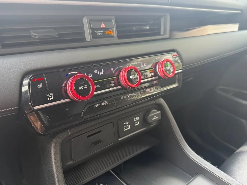 2025 Honda Pilot 4th Gen - Image 18 of 21