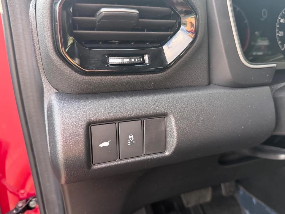 2025 Honda Pilot 4th Gen - Image 12 of 21