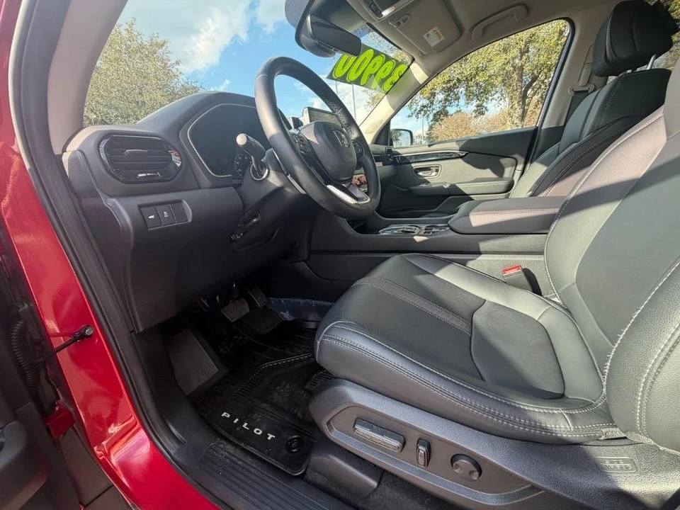 2025 Honda Pilot 4th Gen - Image 7 of 21